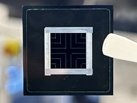 Lösungsmittelfreie Tandemsolarzellen